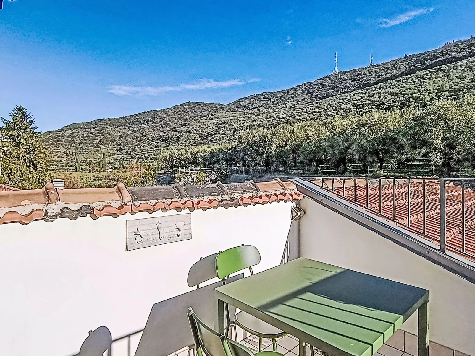 Tra gli Ulivi - Buiten