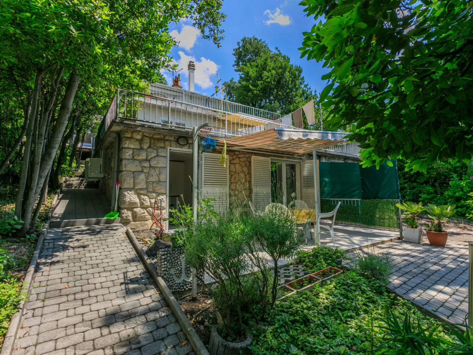 EDIT 3 / HR-08062-02