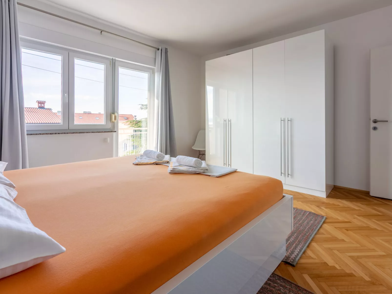 EVICA 2 / HR-04300-01 - Image-tags.info