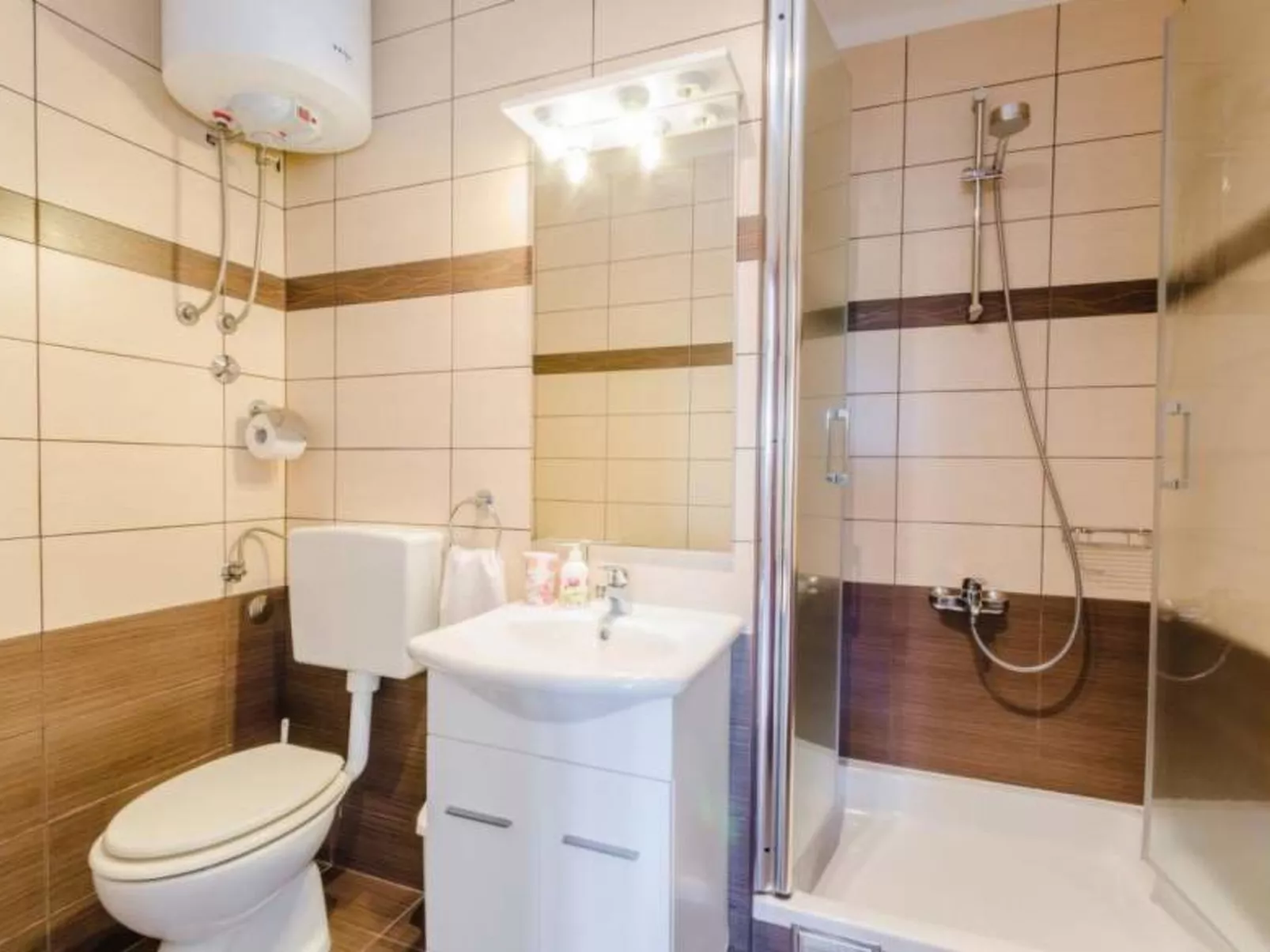 RAJNOVIC / HR-07018-01 - Image-tags.info