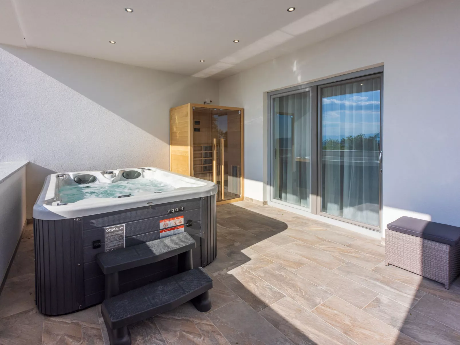 Linda kucica 2 / HR-10907-01 - Image-tags.info