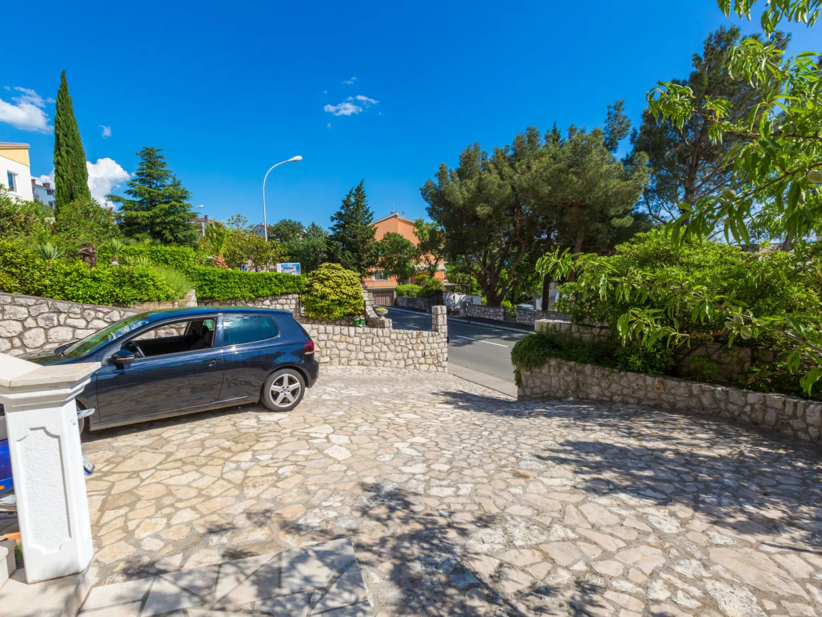 AKELAVA 3 / HR-05548-03 - Image-tags.info