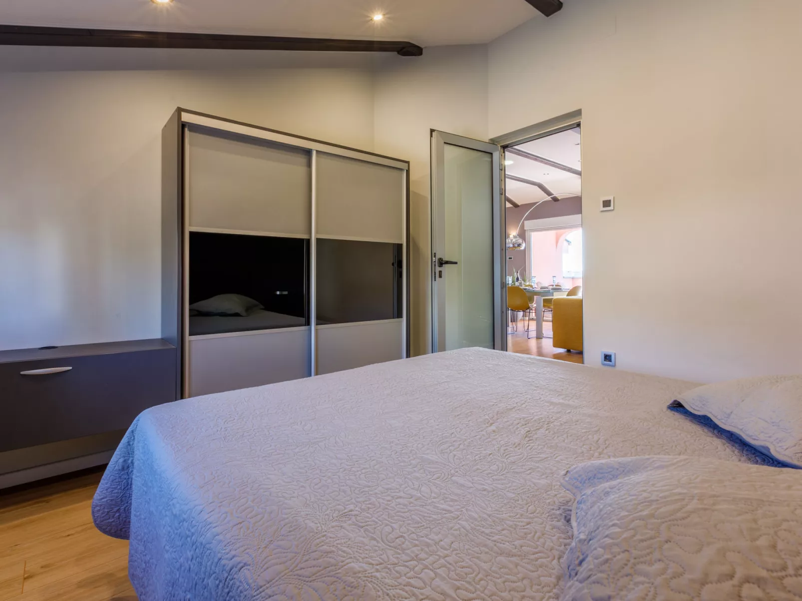 RED PARADISE / HR-10657-01 - Image-tags.info