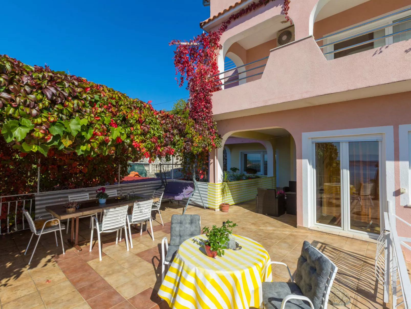 LJILJANA / HR-05741-01 - Image-tags.info