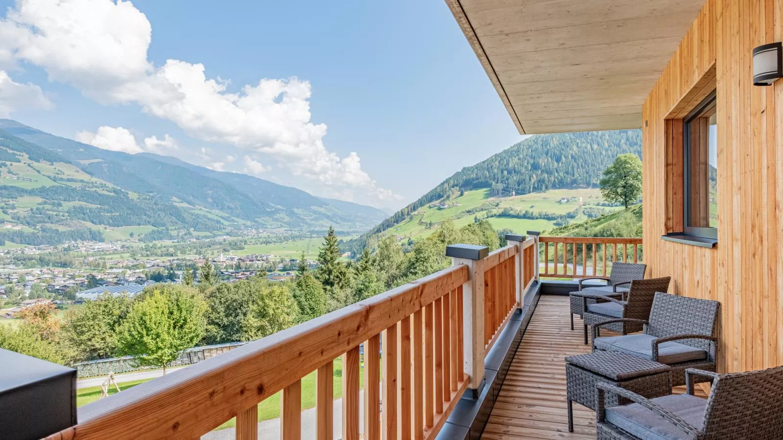 Blick ins Salzachtal-Terrasbalkon