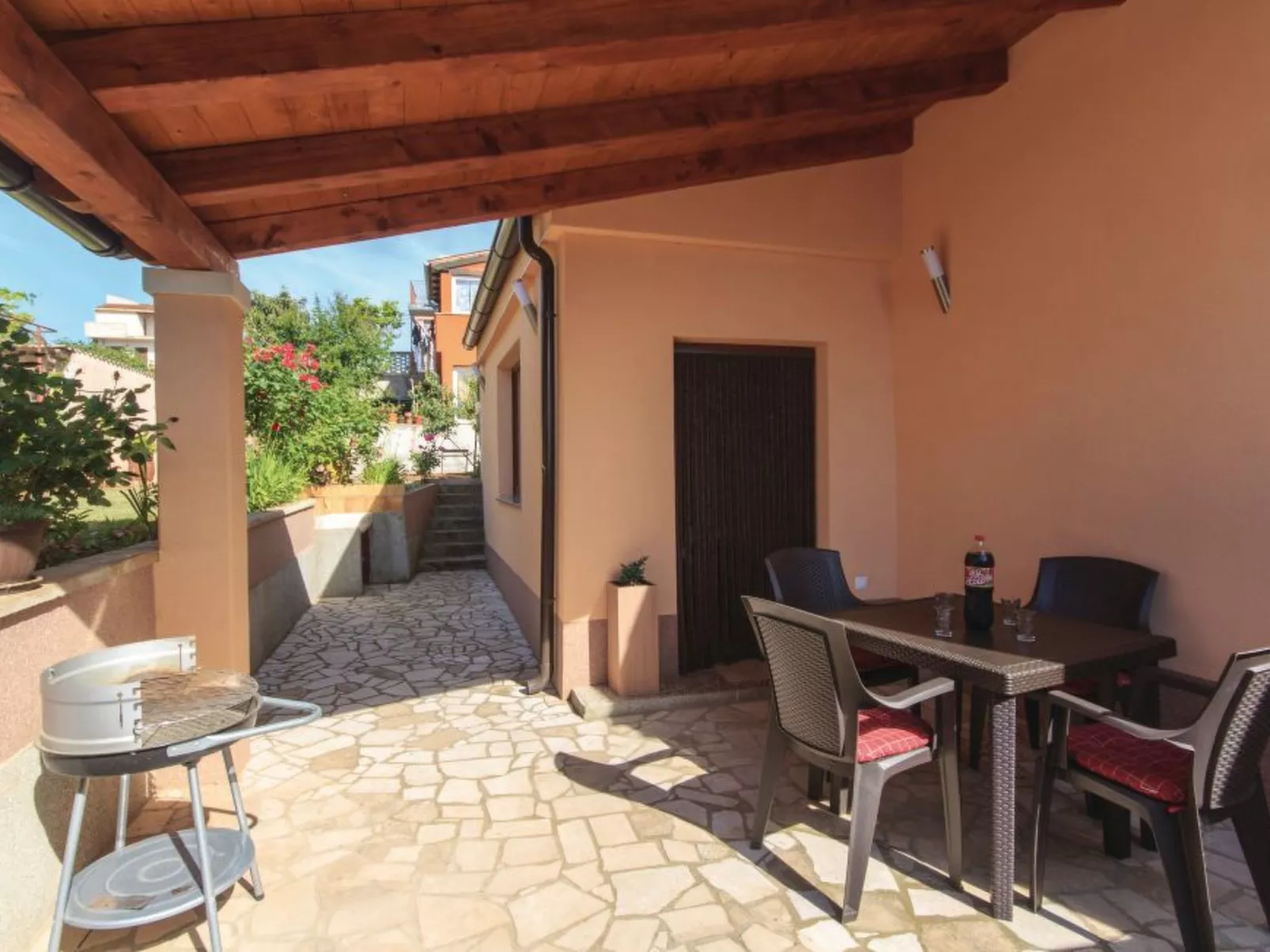 House 1072 - Image-tags.info