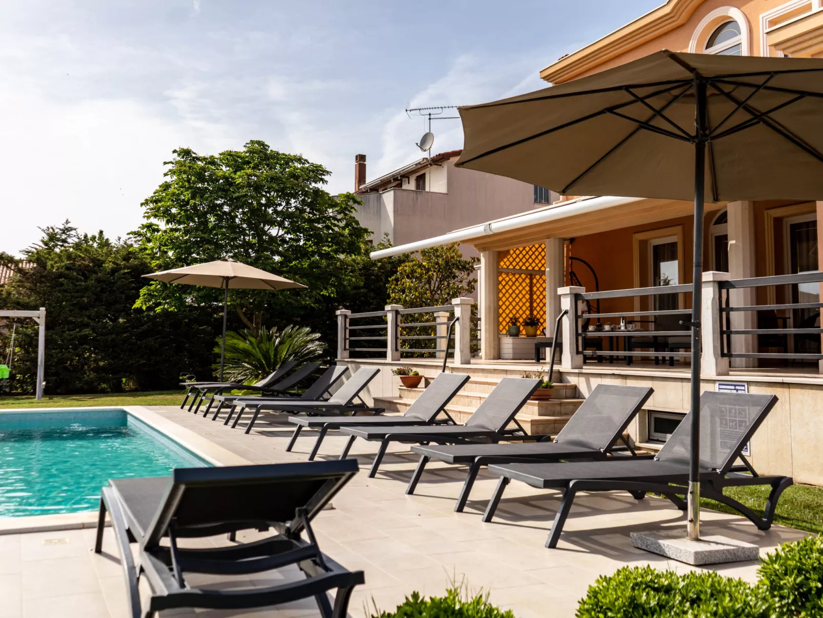 Villa Lady Ni - Image-tags.info