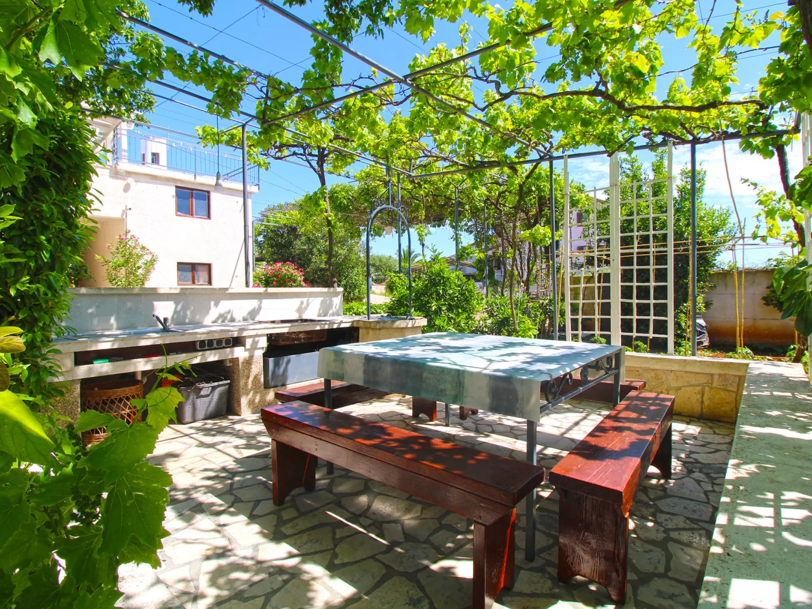 Apartment 606 - Image-tags.info