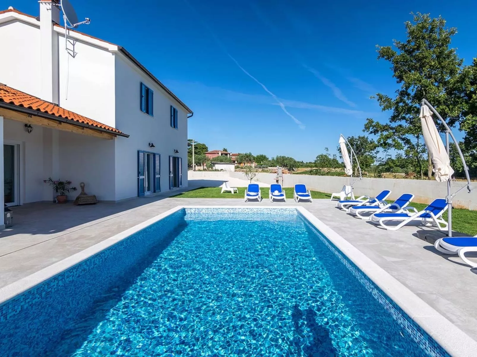 Villa 2095 - Image-tags.info