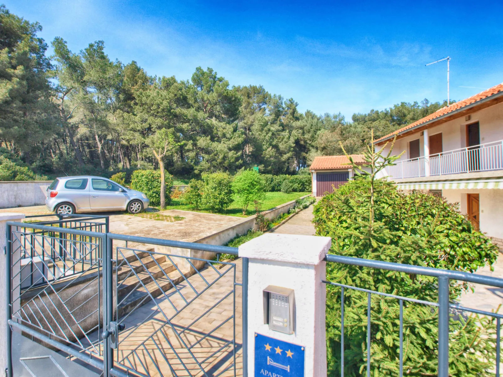 Apartment 1600 - Image-tags.info