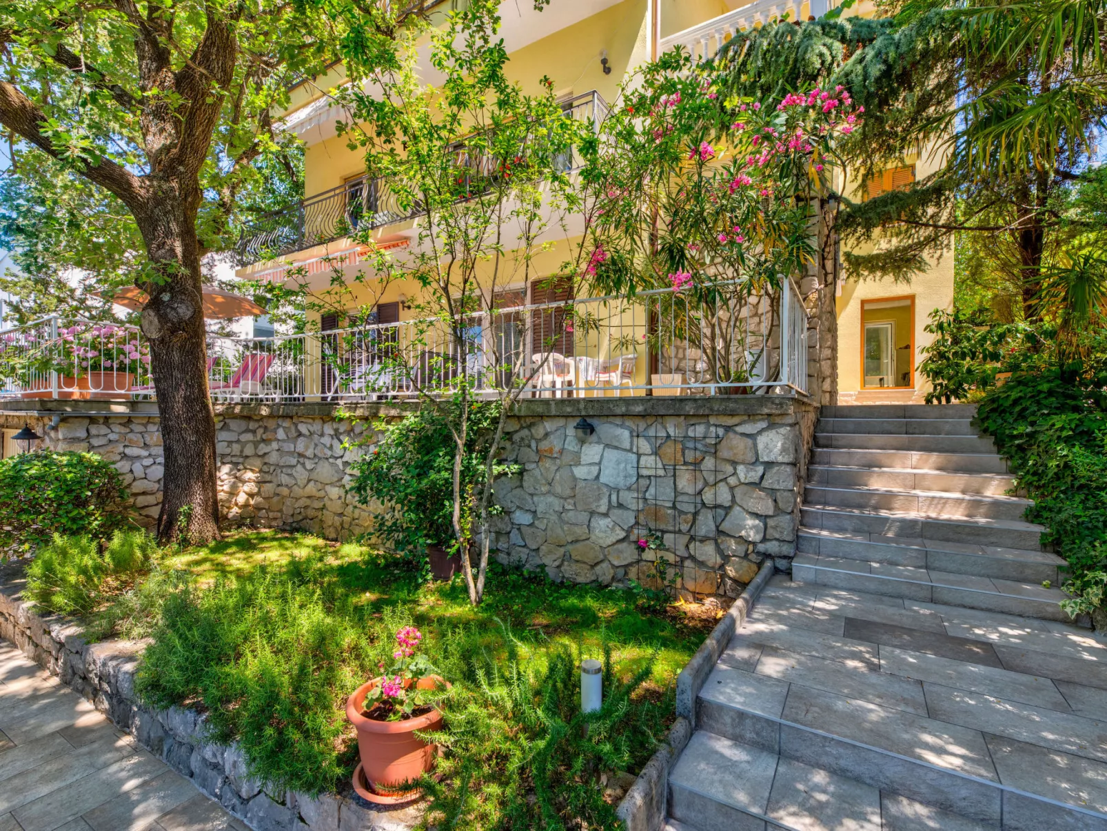 Irena Apartments 2 kat / HR-10649-02 - Image-tags.info