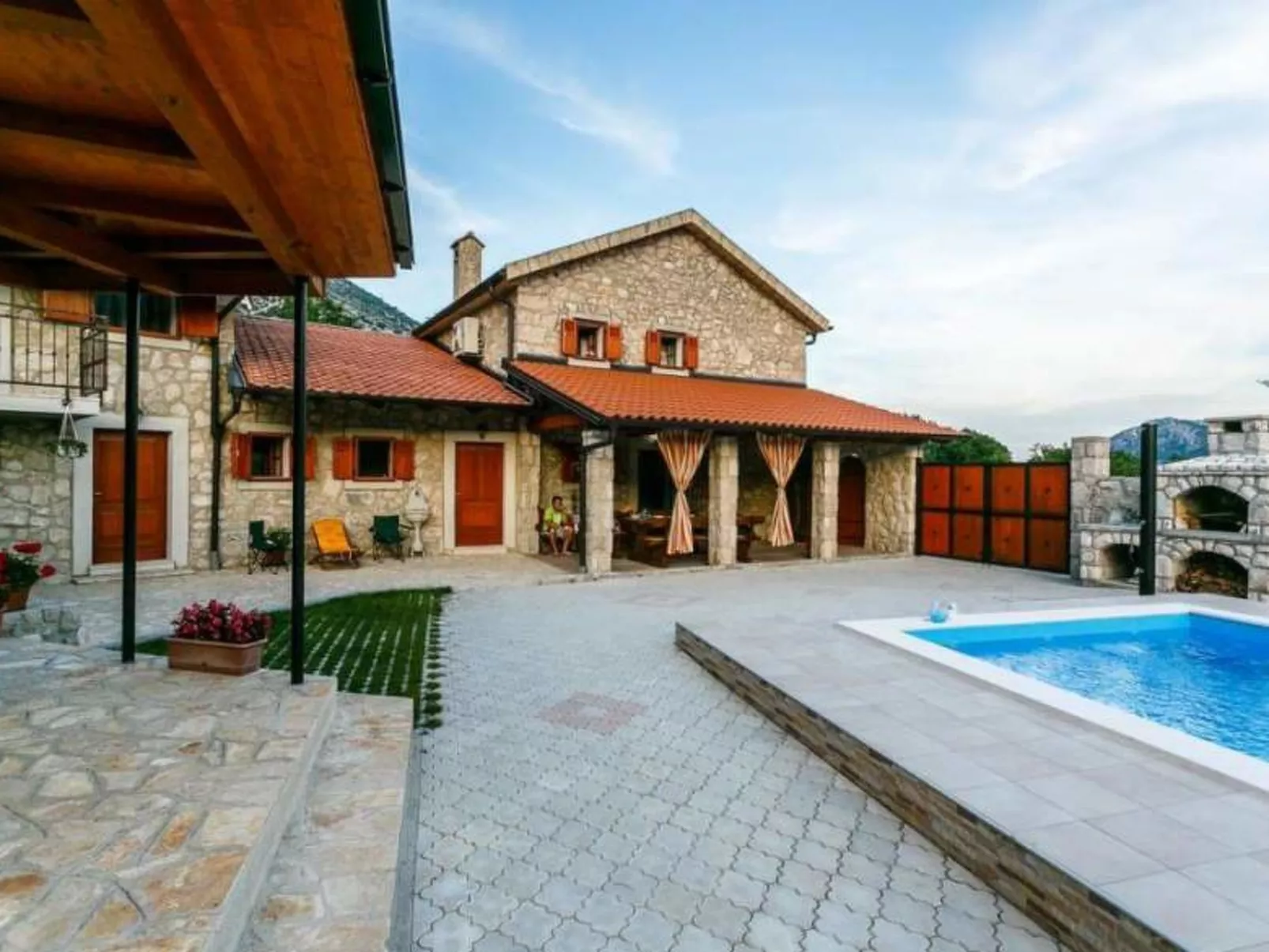 VILLA CASTRA / HR-08209-01 - Image-tags.info