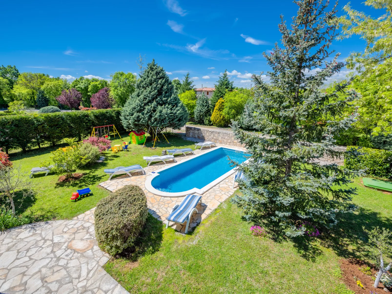 Villa 1574 - Image-tags.info