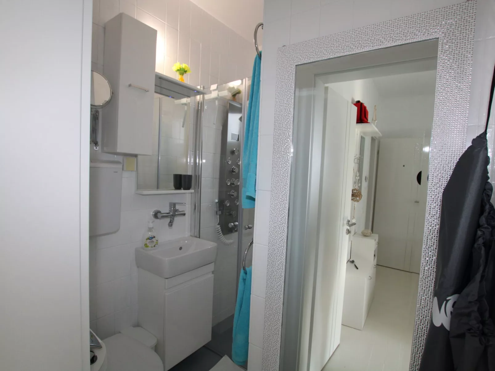 Blue Adria Suite 3 / HR-11068-02 - Image-tags.info