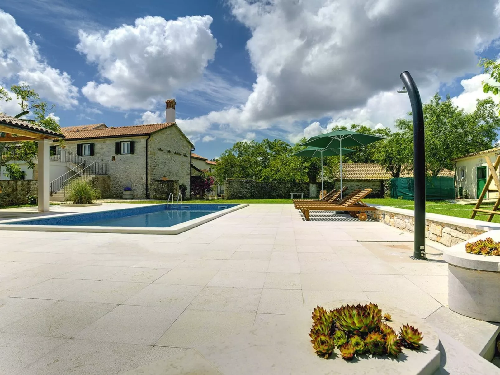 Villa Lucy - Image-tags.info