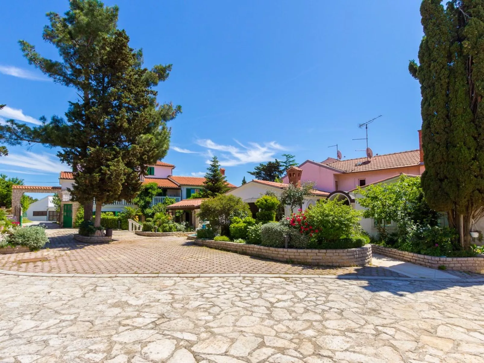 House Zdravko - Image-tags.info