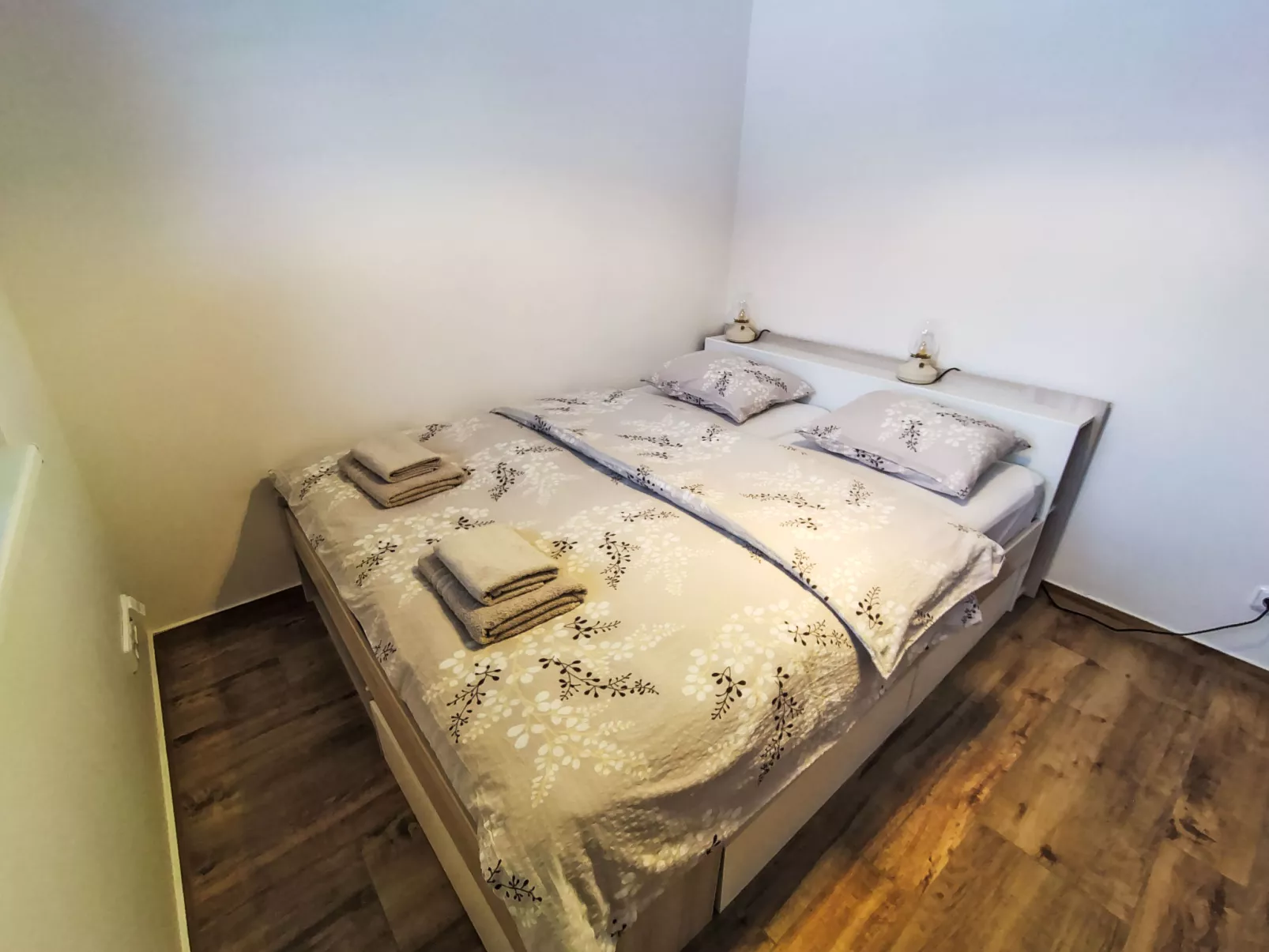 Ground Oasis with Terrace - Binnen