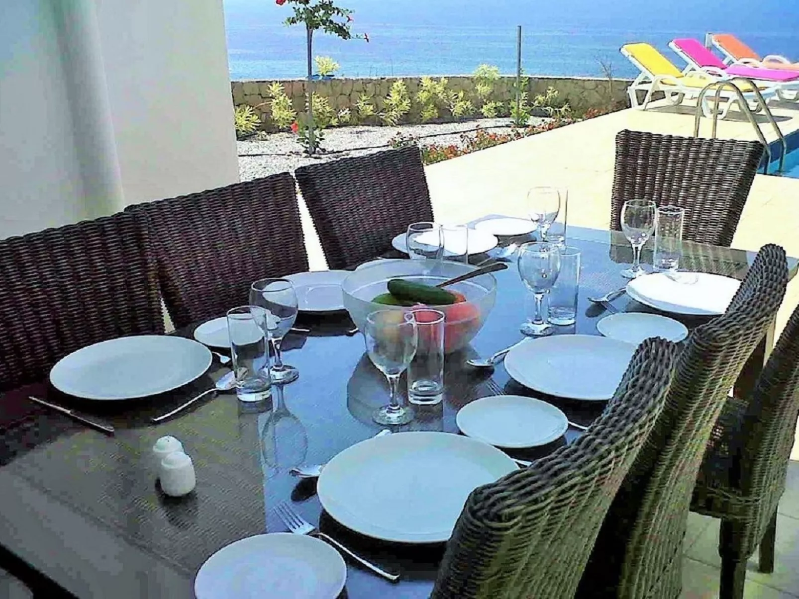 Ferienvilla mit Infinity Pool - Buiten