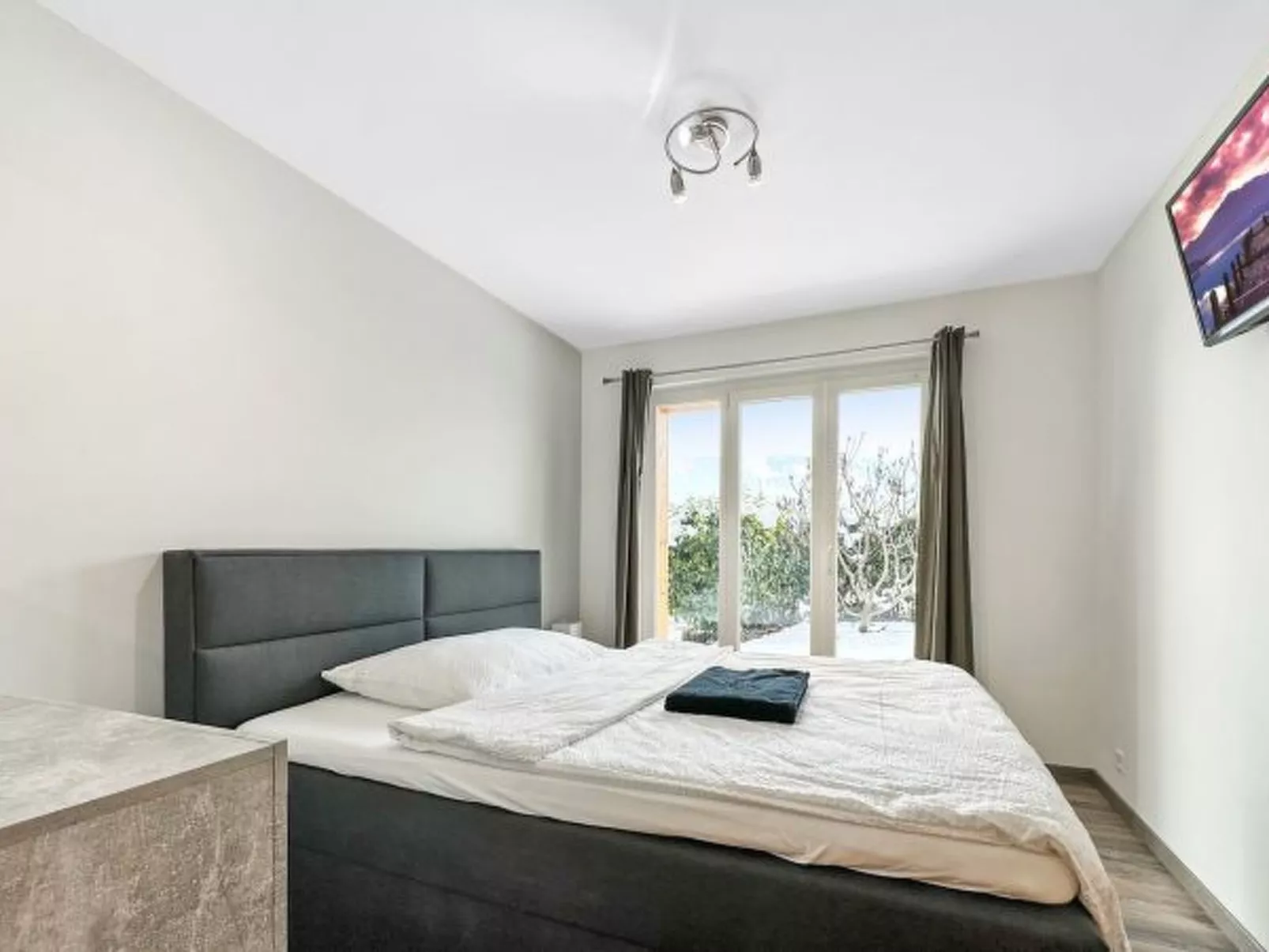 Why not à 5 mns de Sion - Binnen