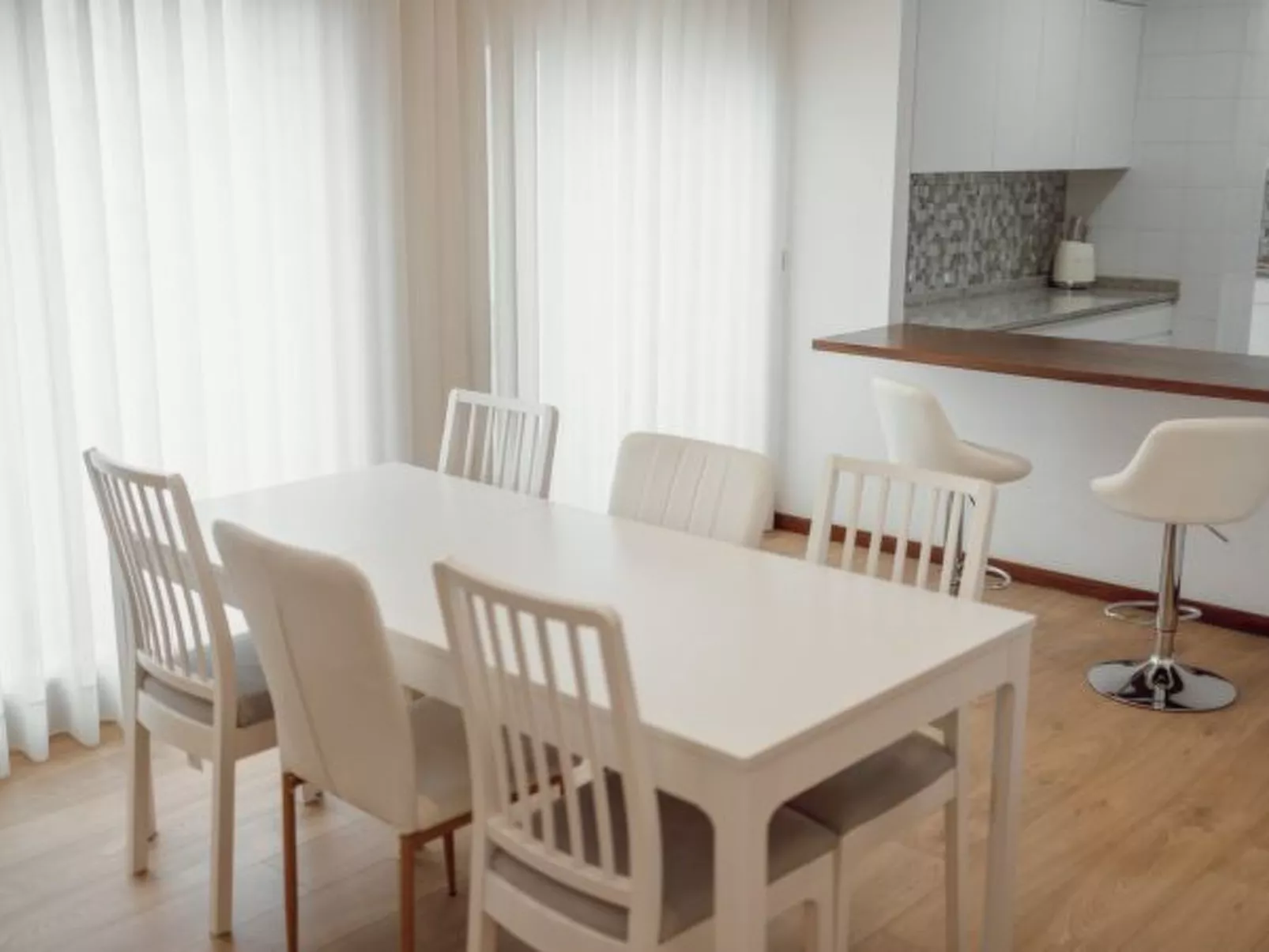 CITY CENTER GRAND SEA VIEW TERRACE by VACATIONY - Binnen