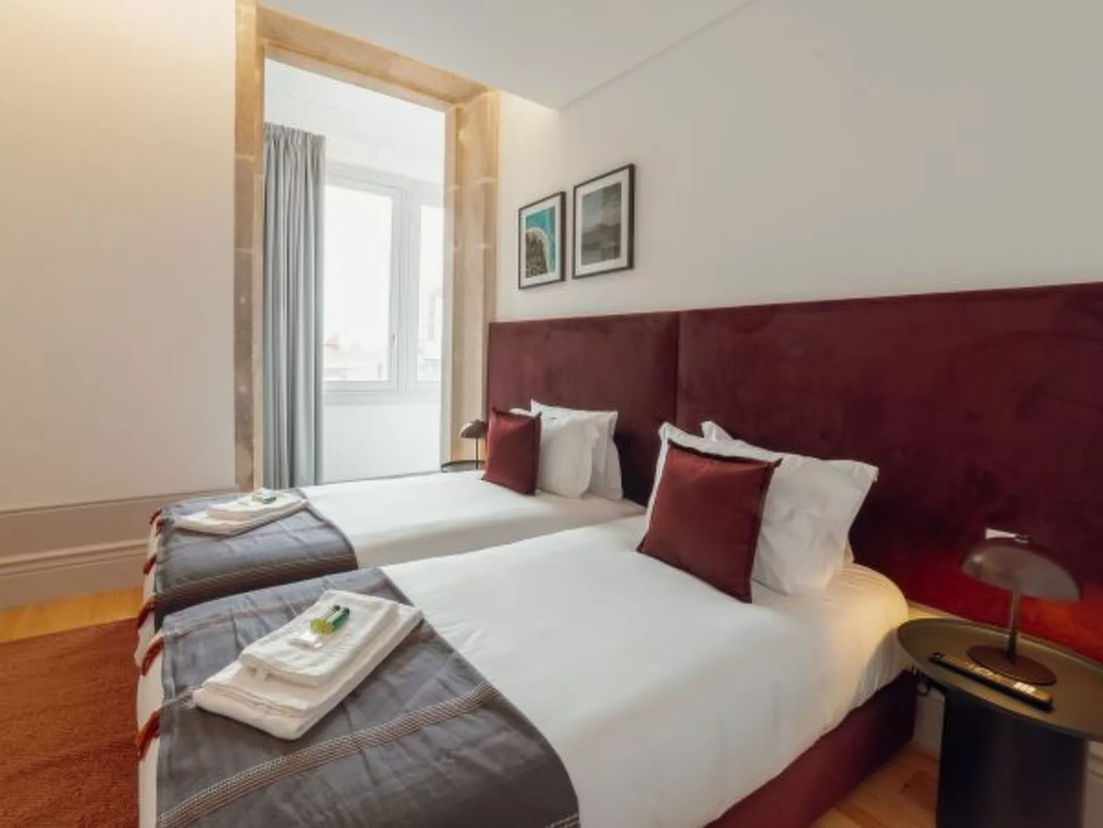 HEART OF PORTO APARTMENT F DUPLEX by VACATIONY - Binnen