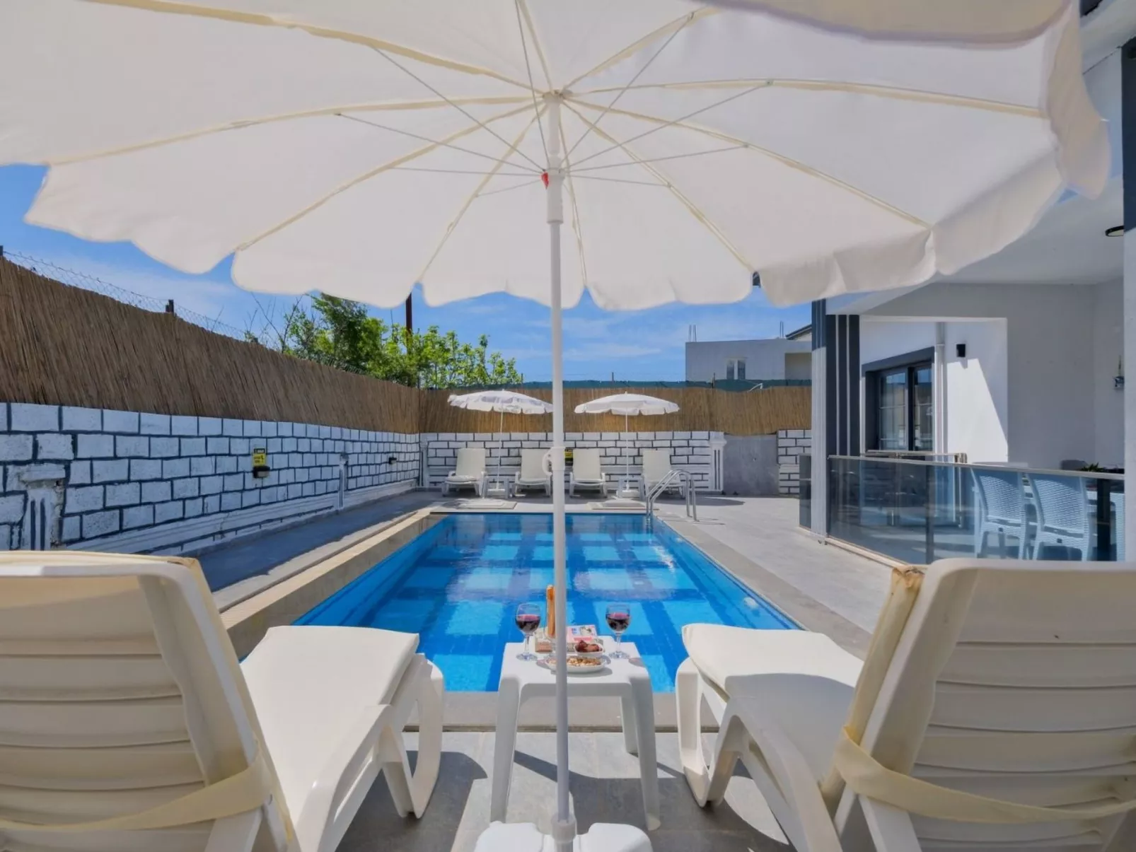 Villa Gold 1 - Image-tags.info