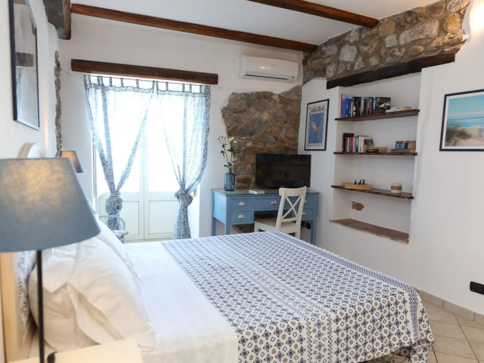 Studio-Apartment im alten Stadtzentrum mit schöner Aussicht und Balkon mit Blic - Image-tags.info