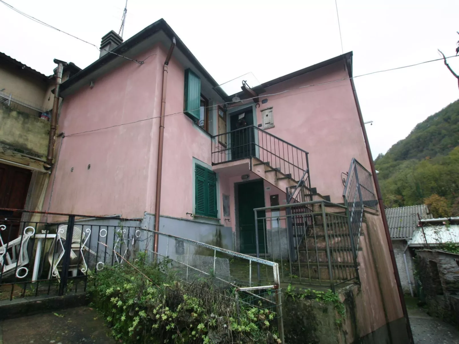 Für 3 Personen ca. 37 m&sup2- in Lumarzo, Norditalien (Ligurien) - Buiten