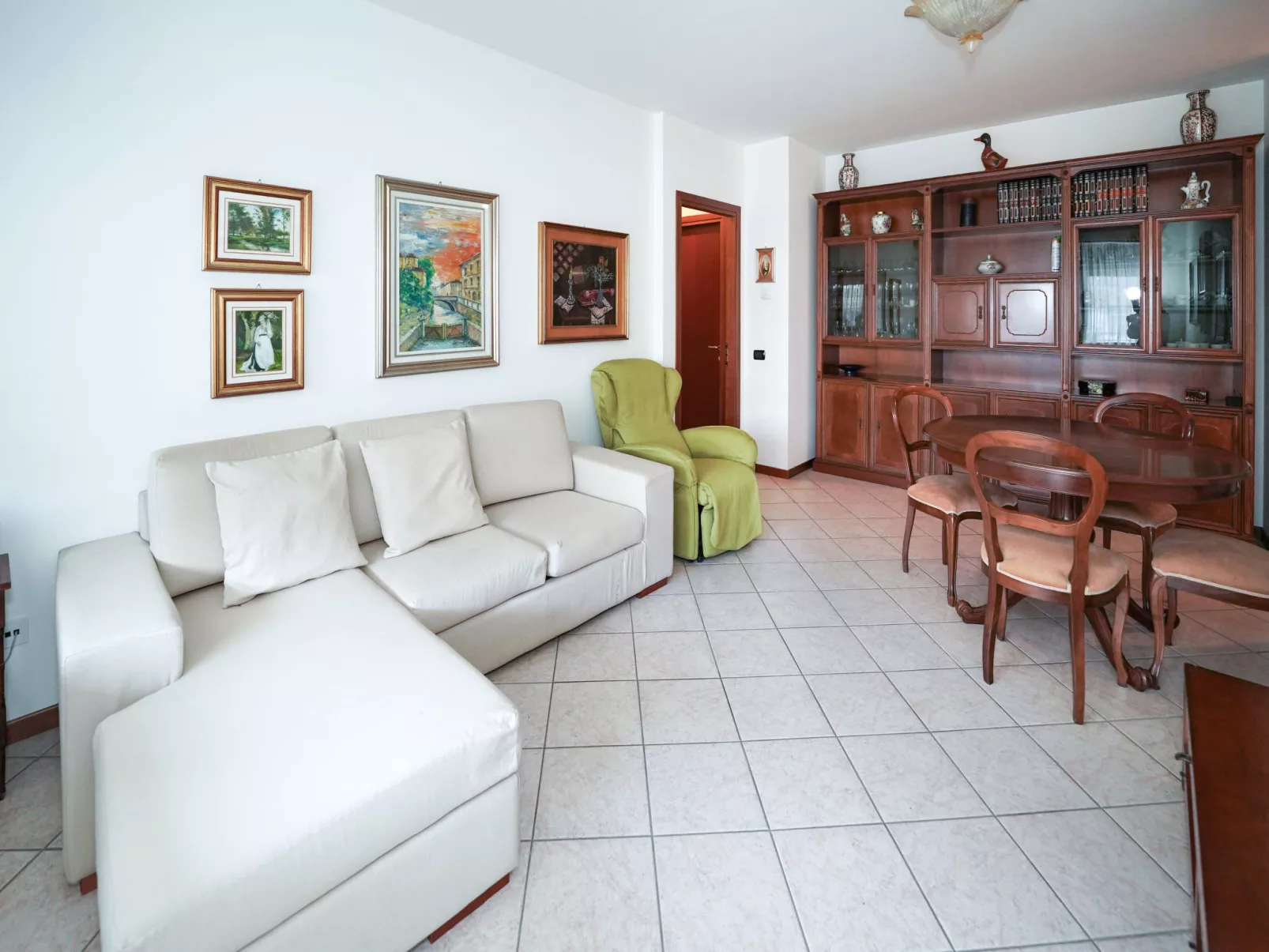 Grandmother's house - Binnen