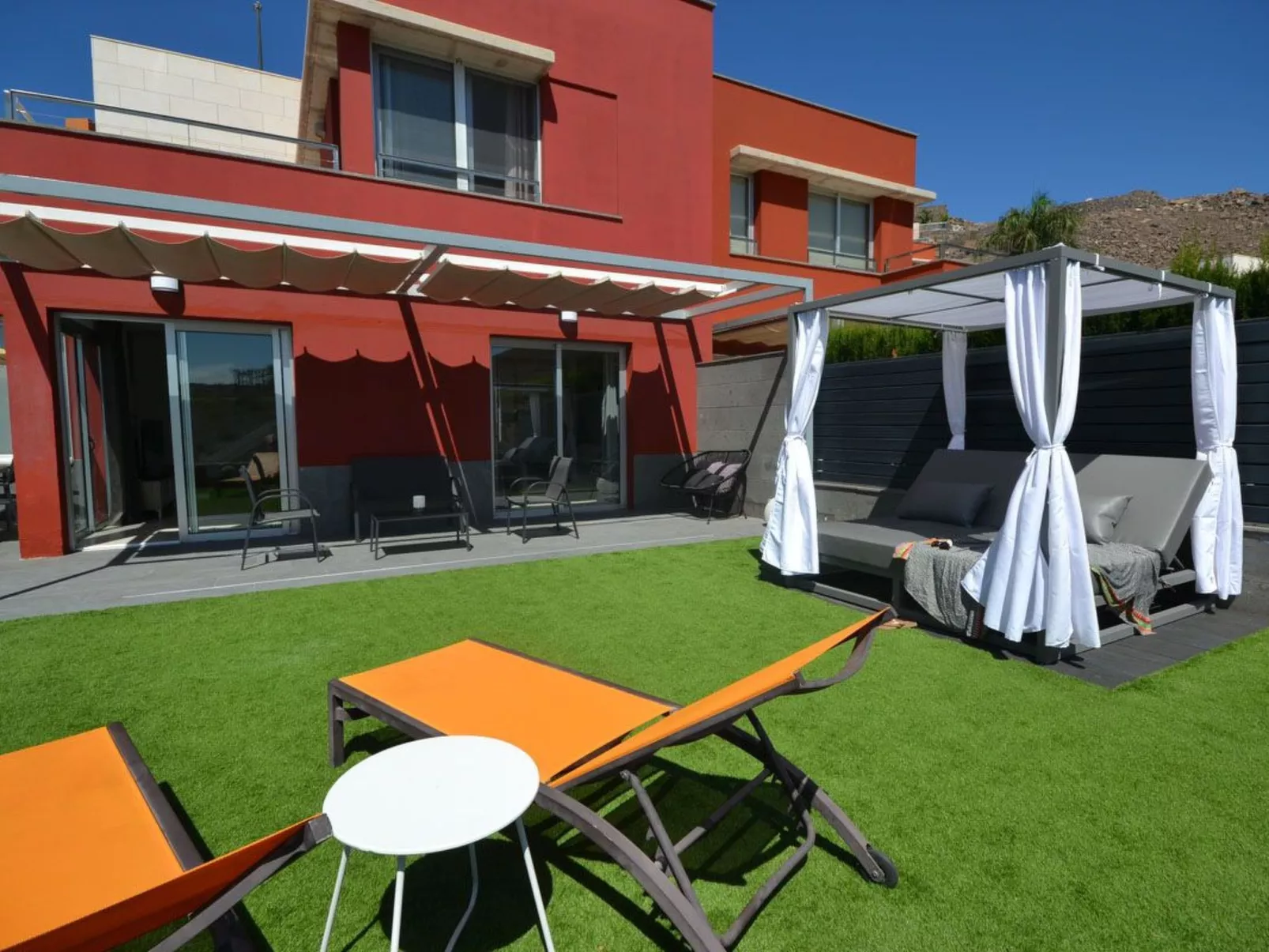 Villa für 4 Personen mit Schwimmbad und balinesi - Binnen