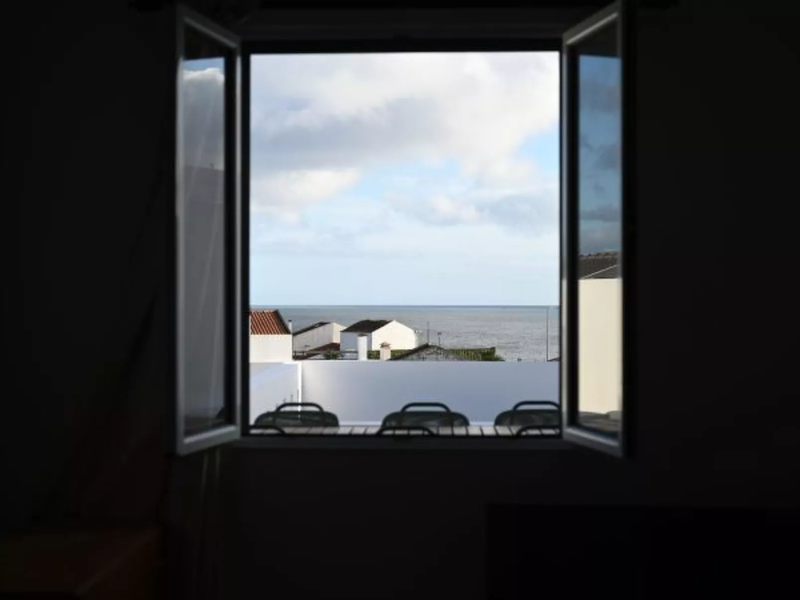 LAGOA SEA VIEW by VACATIONY - Binnen