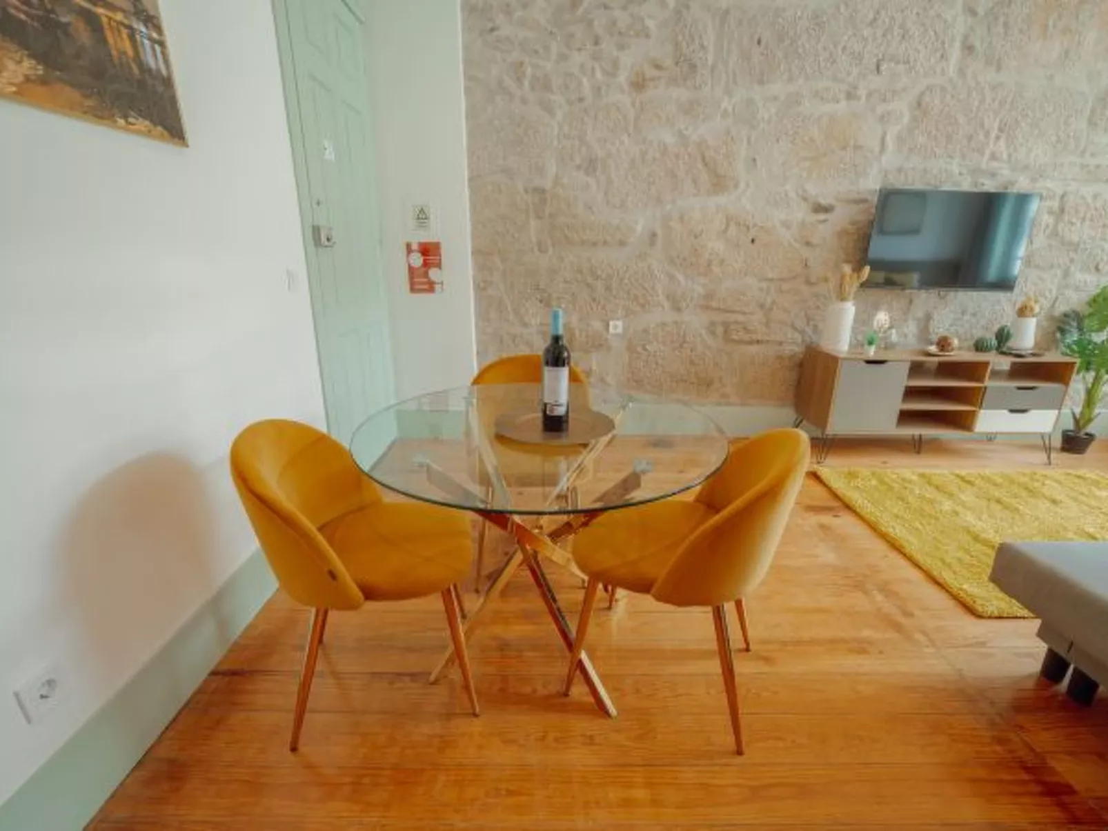 DOWNTOWN SUITE C by VACATIONY - Binnen