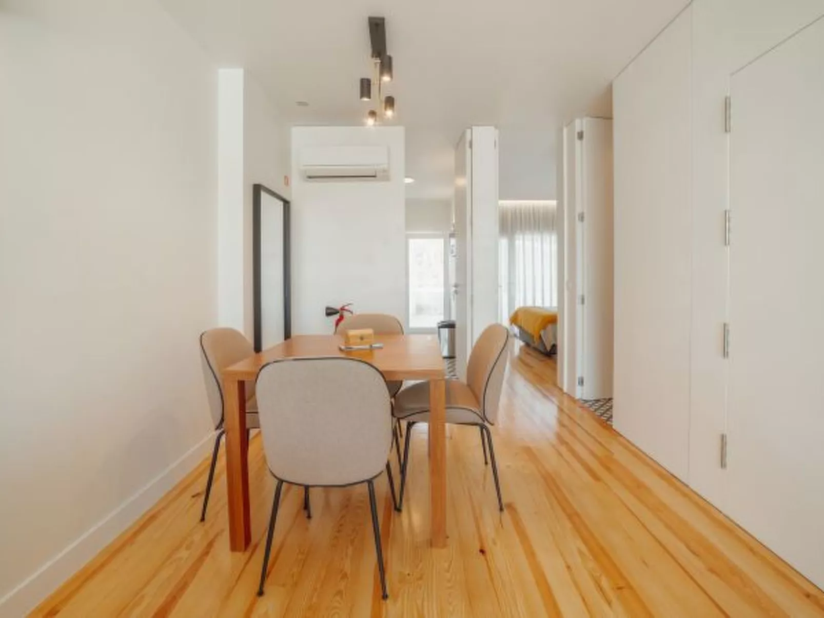 PORTO PANORAMIC VIEWS WITH TERRACE by VACATIONY - Binnen