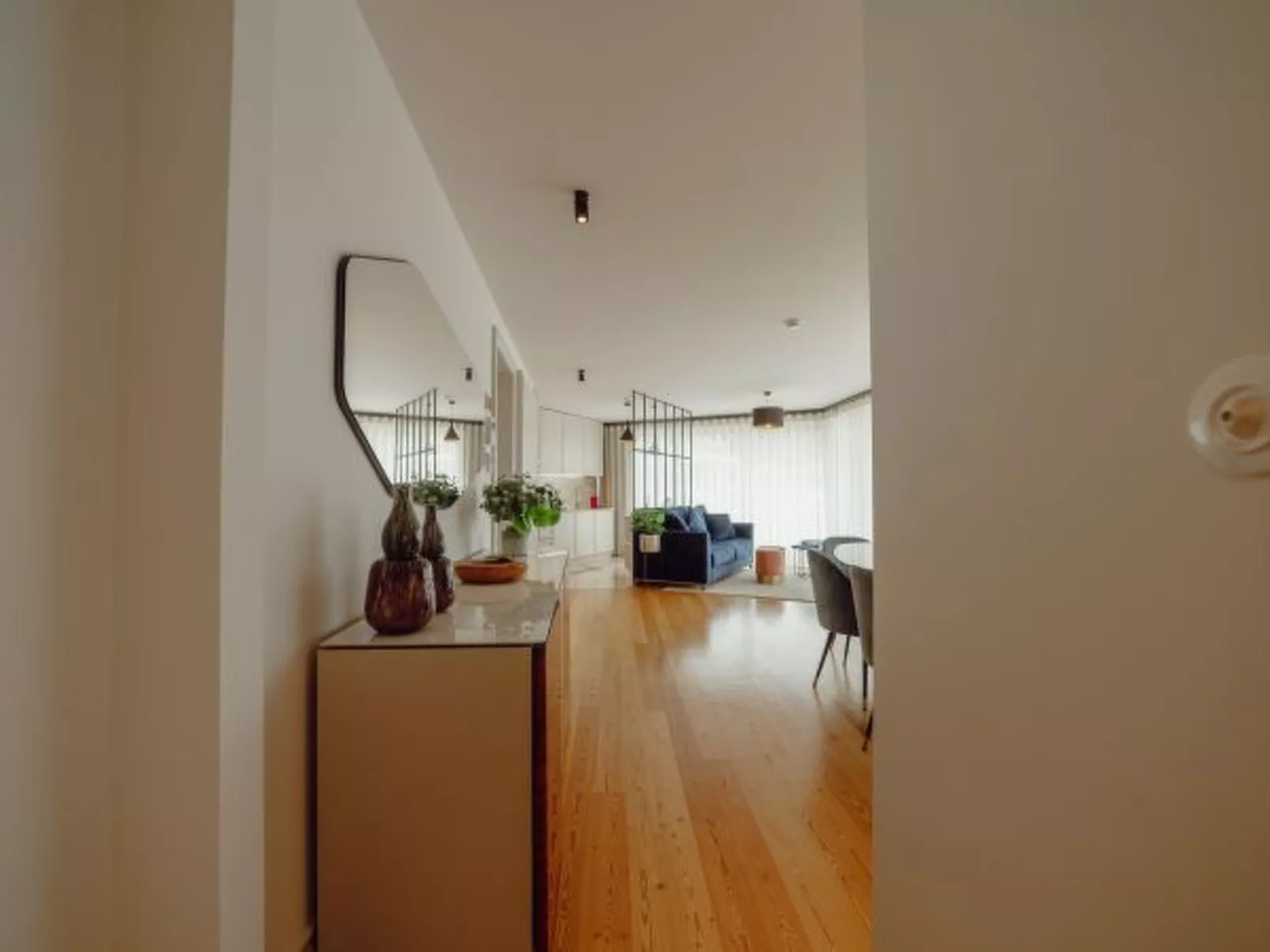 DOWNTOWN PENTHOUSE with RIVER VIEW by VACATIONY - Binnen