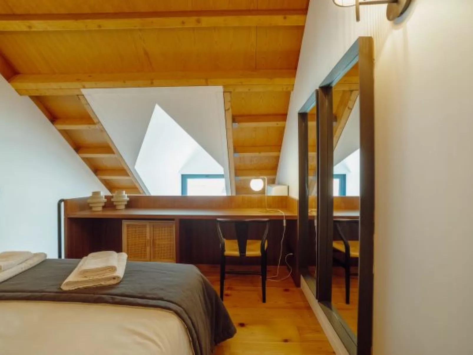 ELEGANT DOWNTOWN APARTMENT by VACATIONY - Binnen