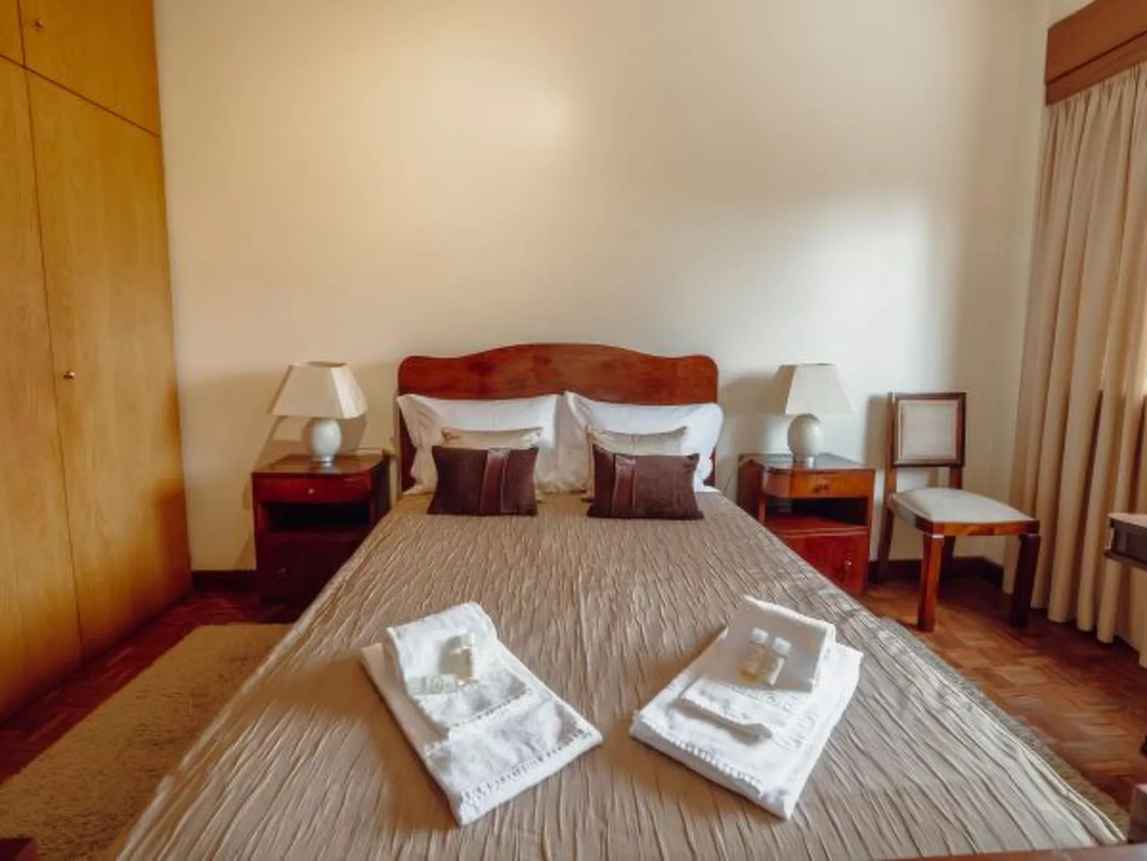 GRAND BOTANIC GARDEN APARTMENT by VACATIONY - Binnen