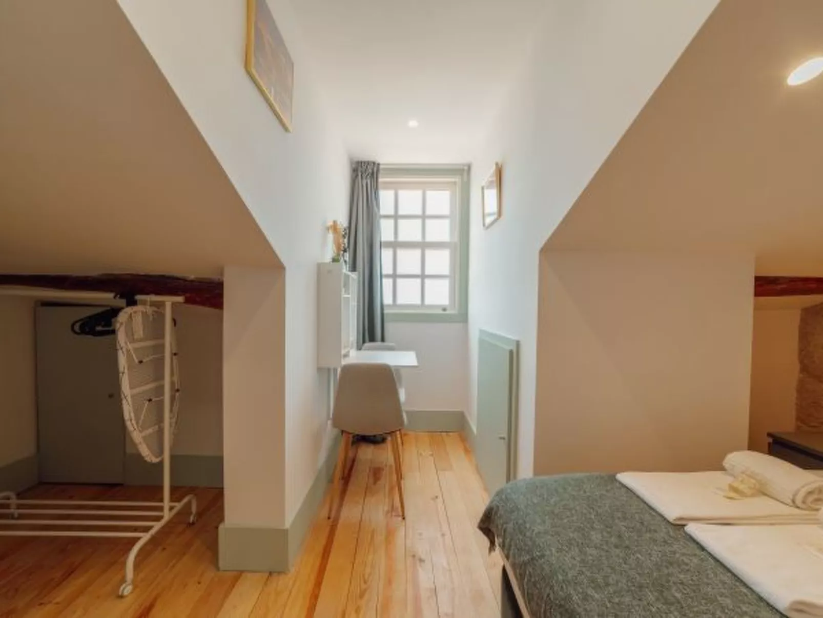 DOWNTOWN SUITE F by VACATIONY - Binnen