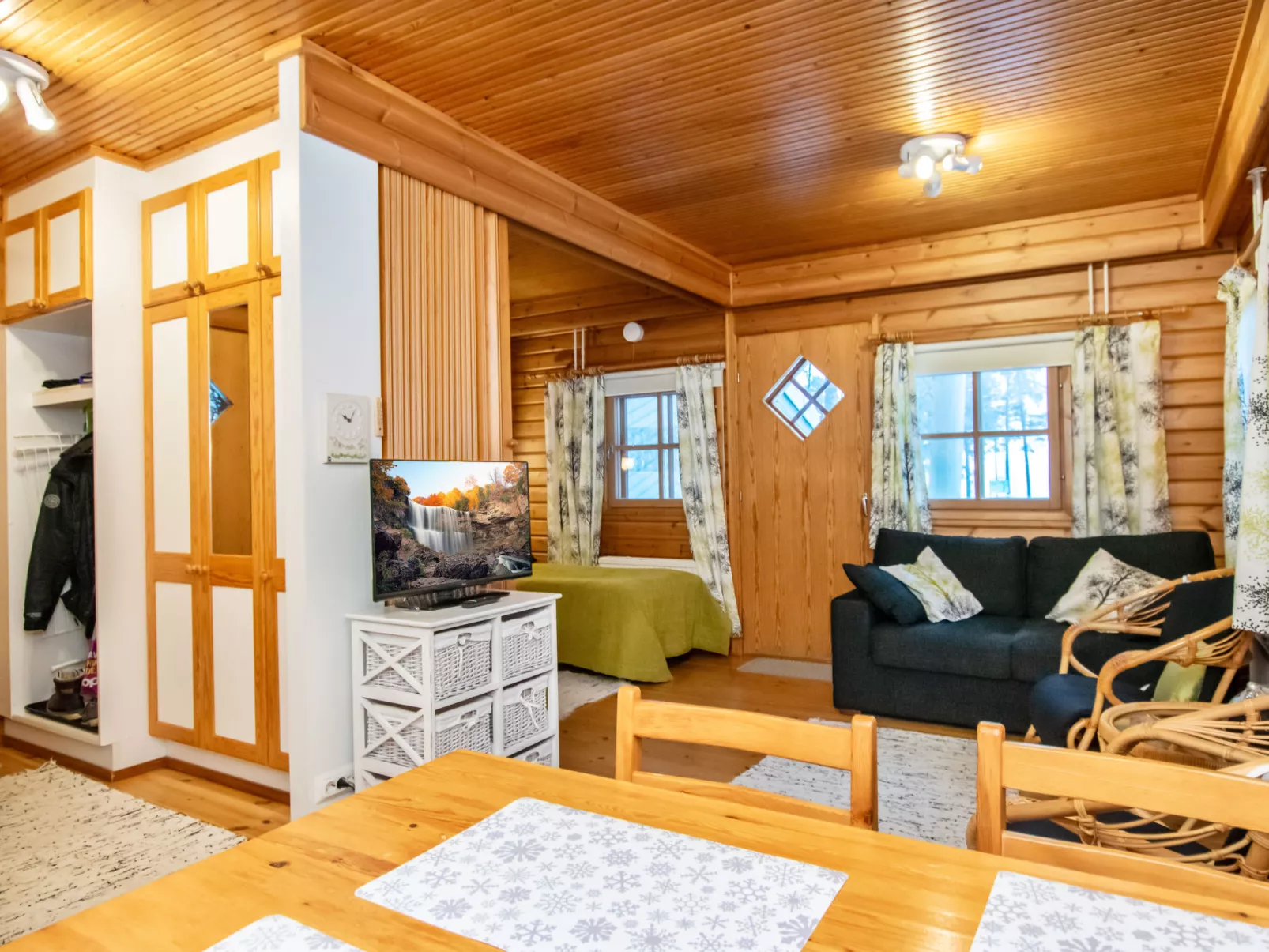 Kulta-käkönen 2 by bomba - Binnen