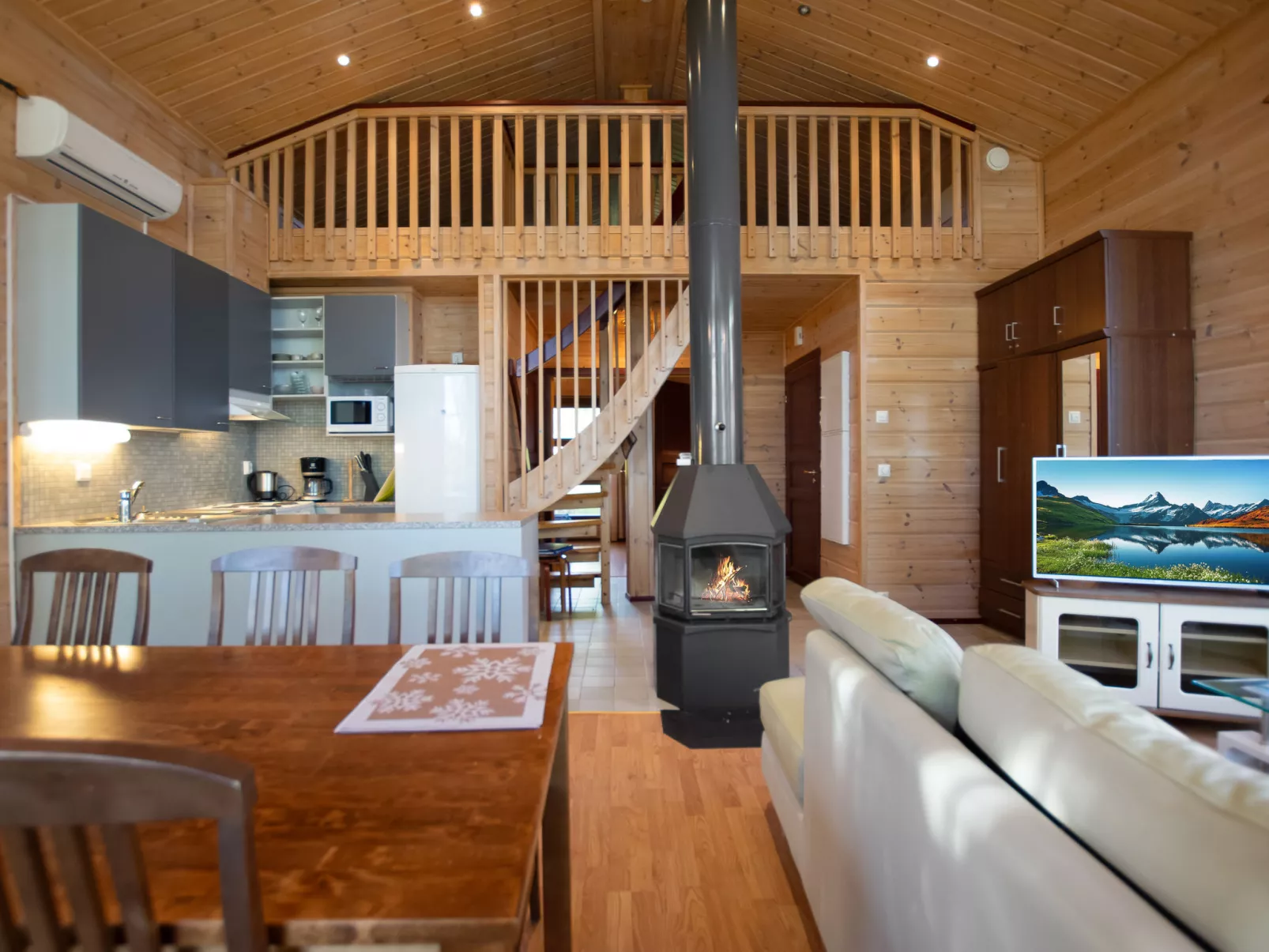 Tiirinniemi 27 a - Binnen