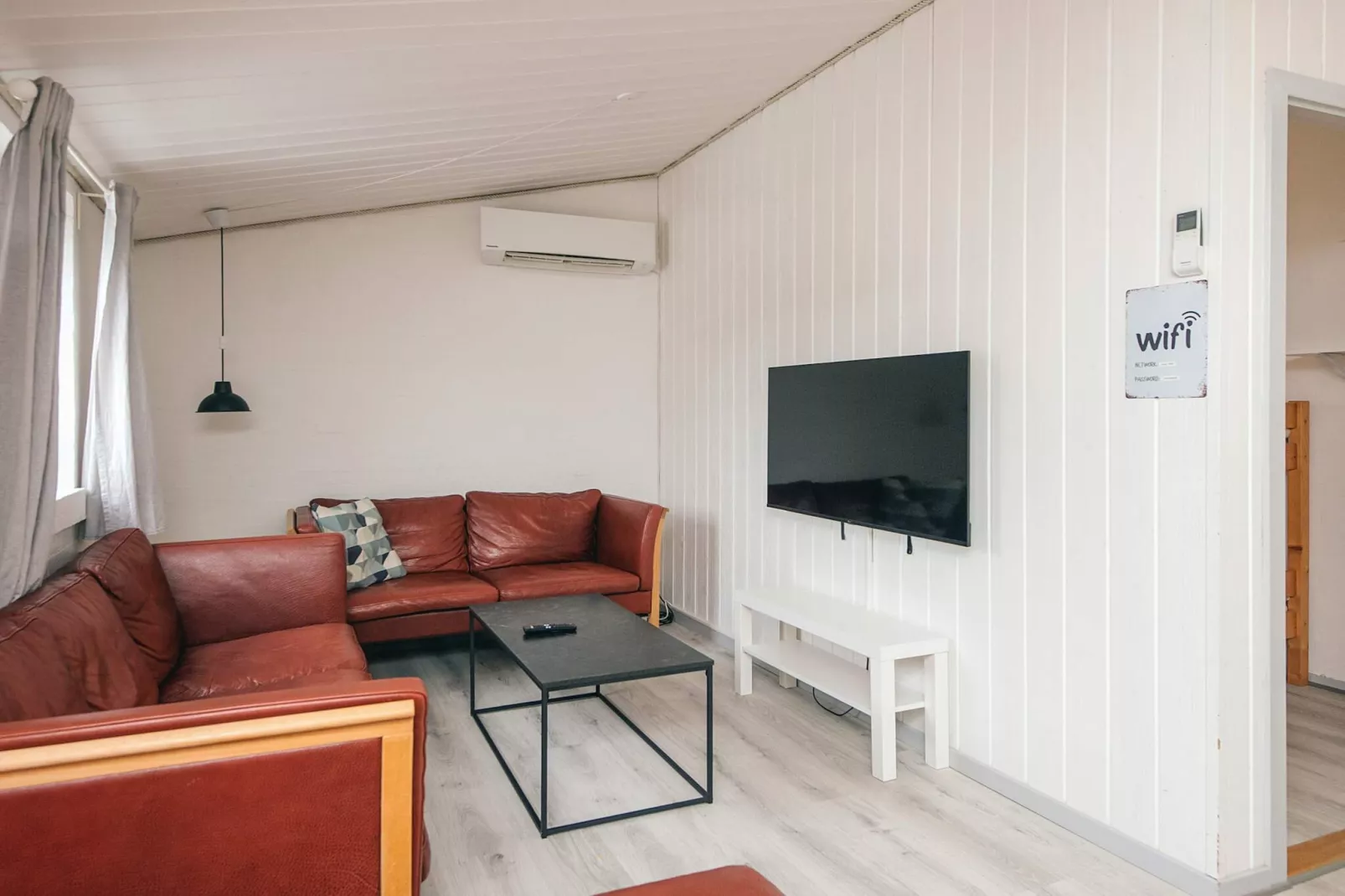 Kust ontsnapping met zwembad -- By Traum Ferienwohnungen - Binnen