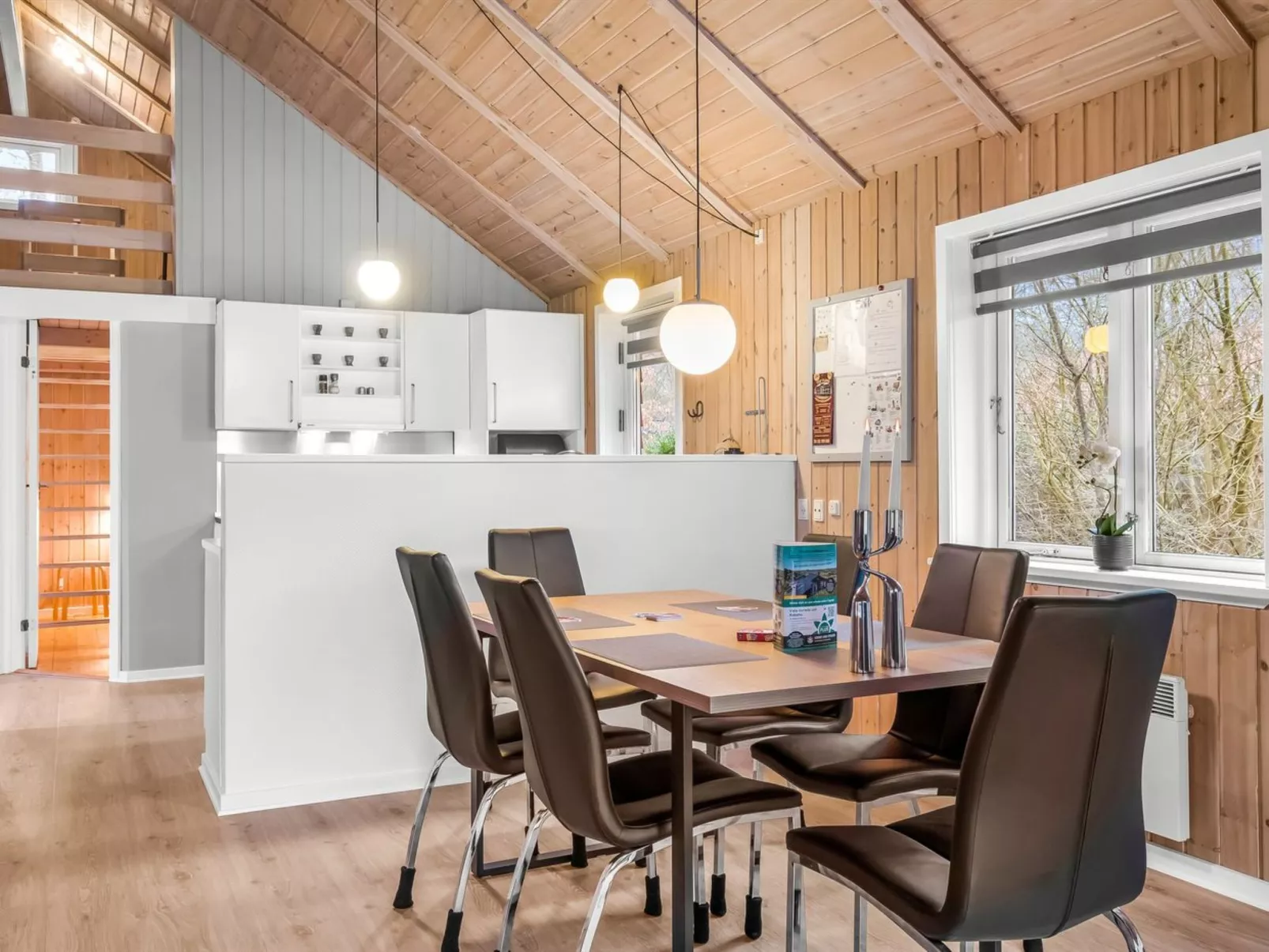 "Heina" - 25km from the sea - Binnen