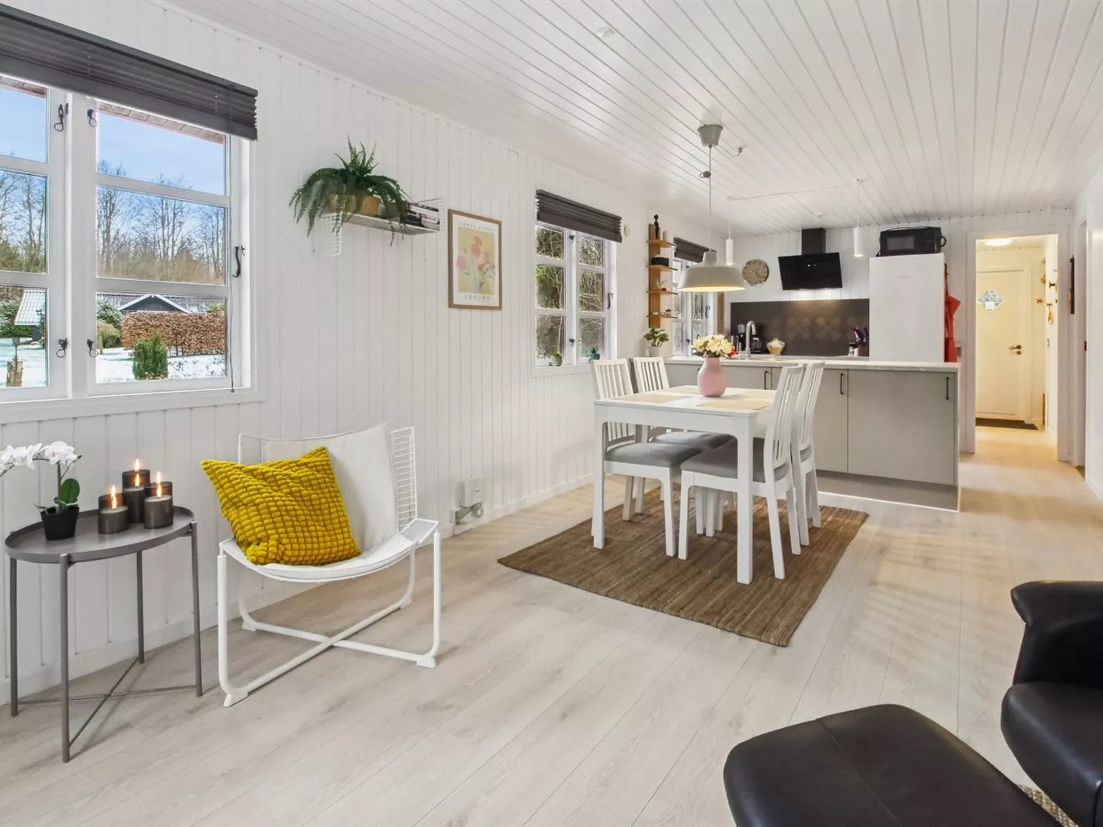 "Hubertina" - 30km from the sea - Binnen