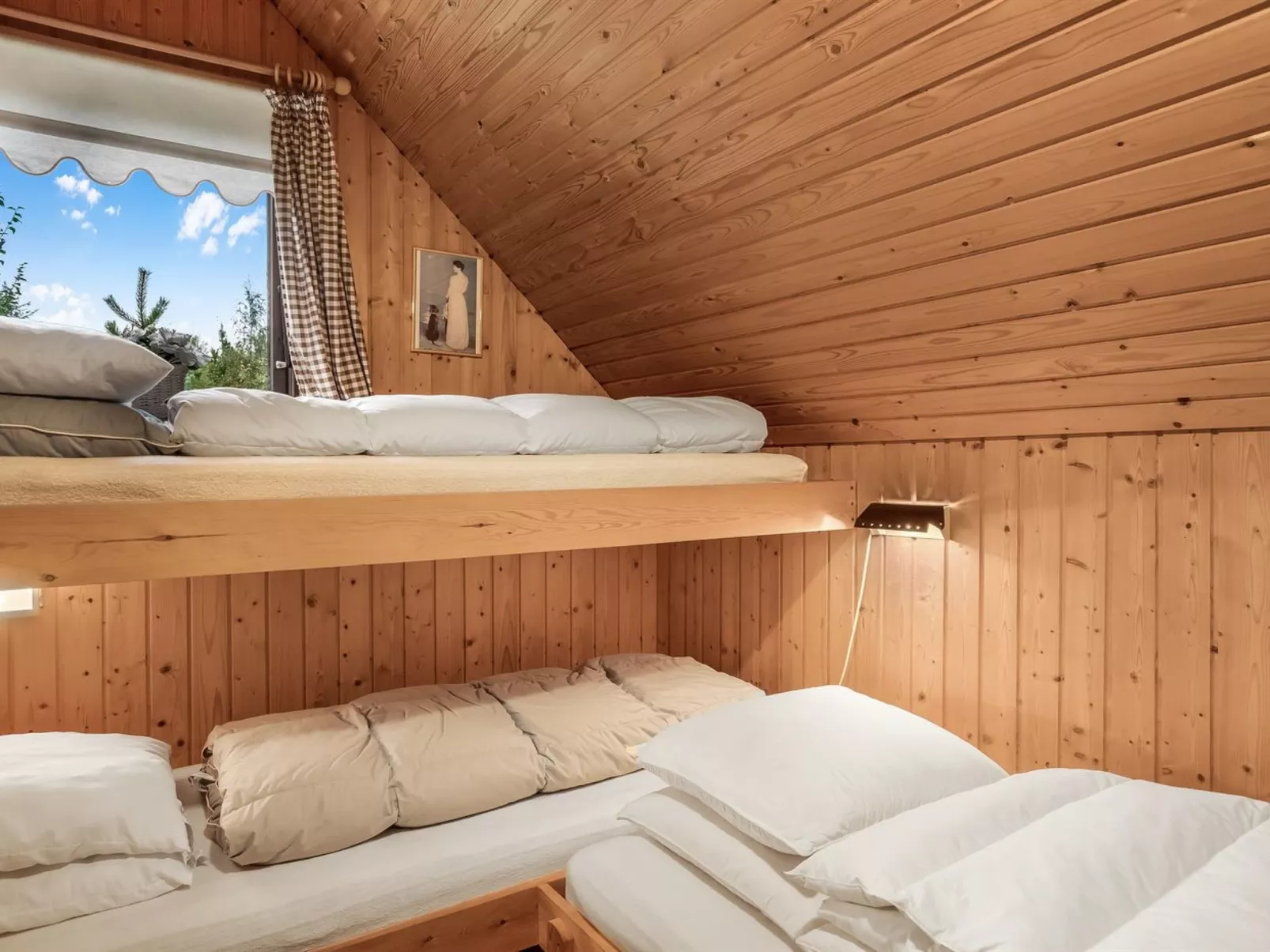 "Adina" -  from the sea - Binnen