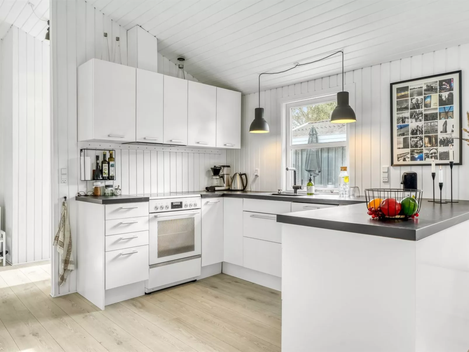 "Annamie" - 1.8km from the sea - Binnen