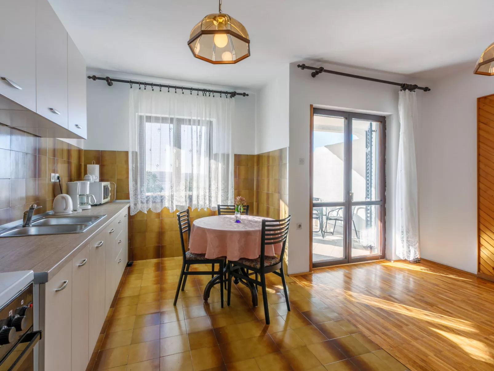 NIKO 1 / HR-07078-01 - Image-tags.info