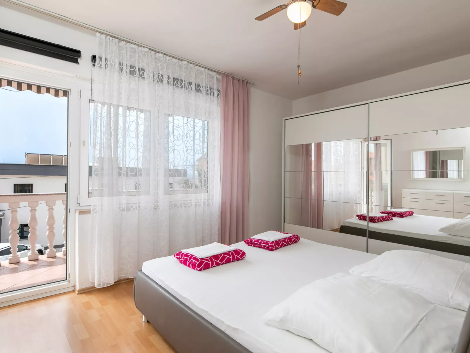 Blaza / HR-09781-02 - Image-tags.info