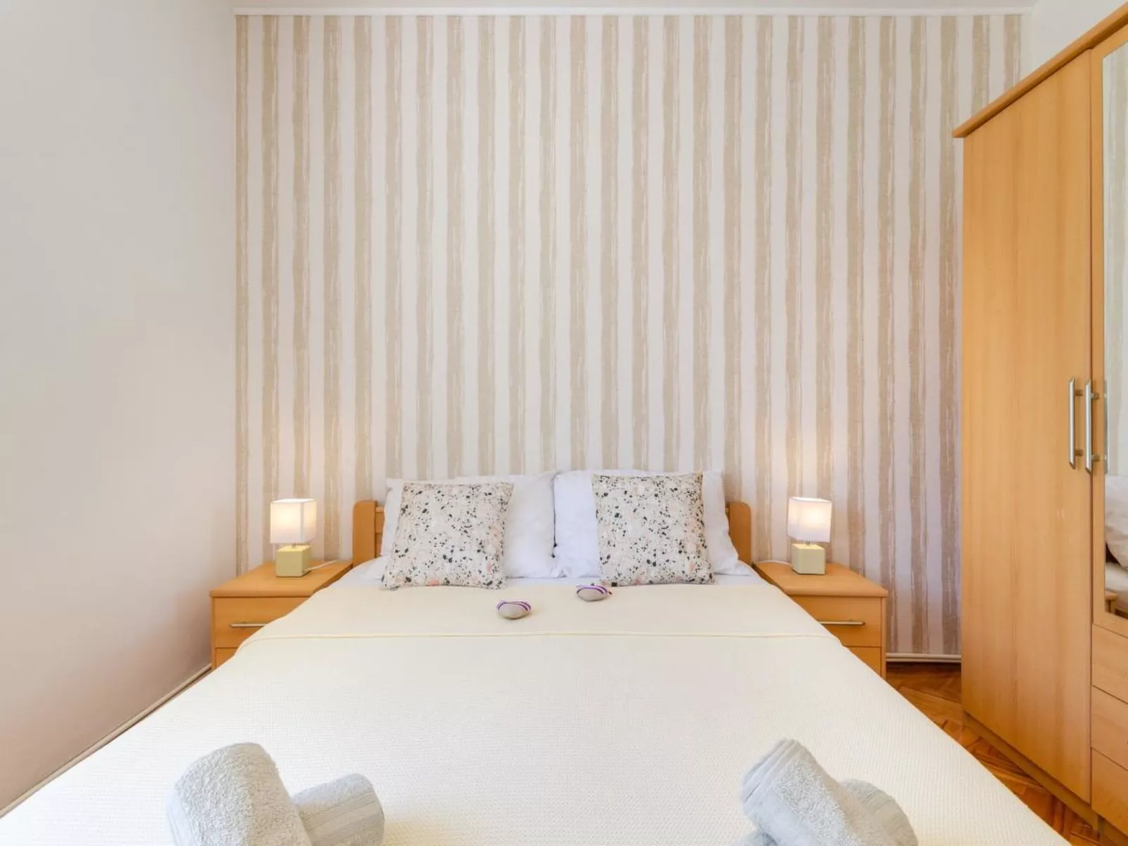 MLADEN 1 / HR-07977-01 - Image-tags.info