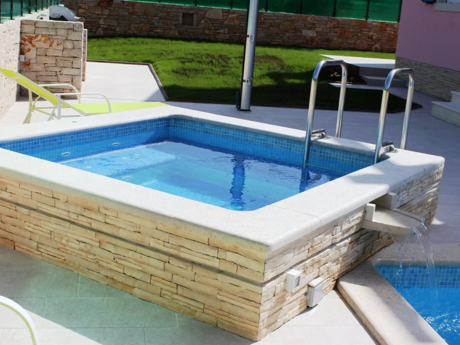 Villa 1525 - Image-tags.info