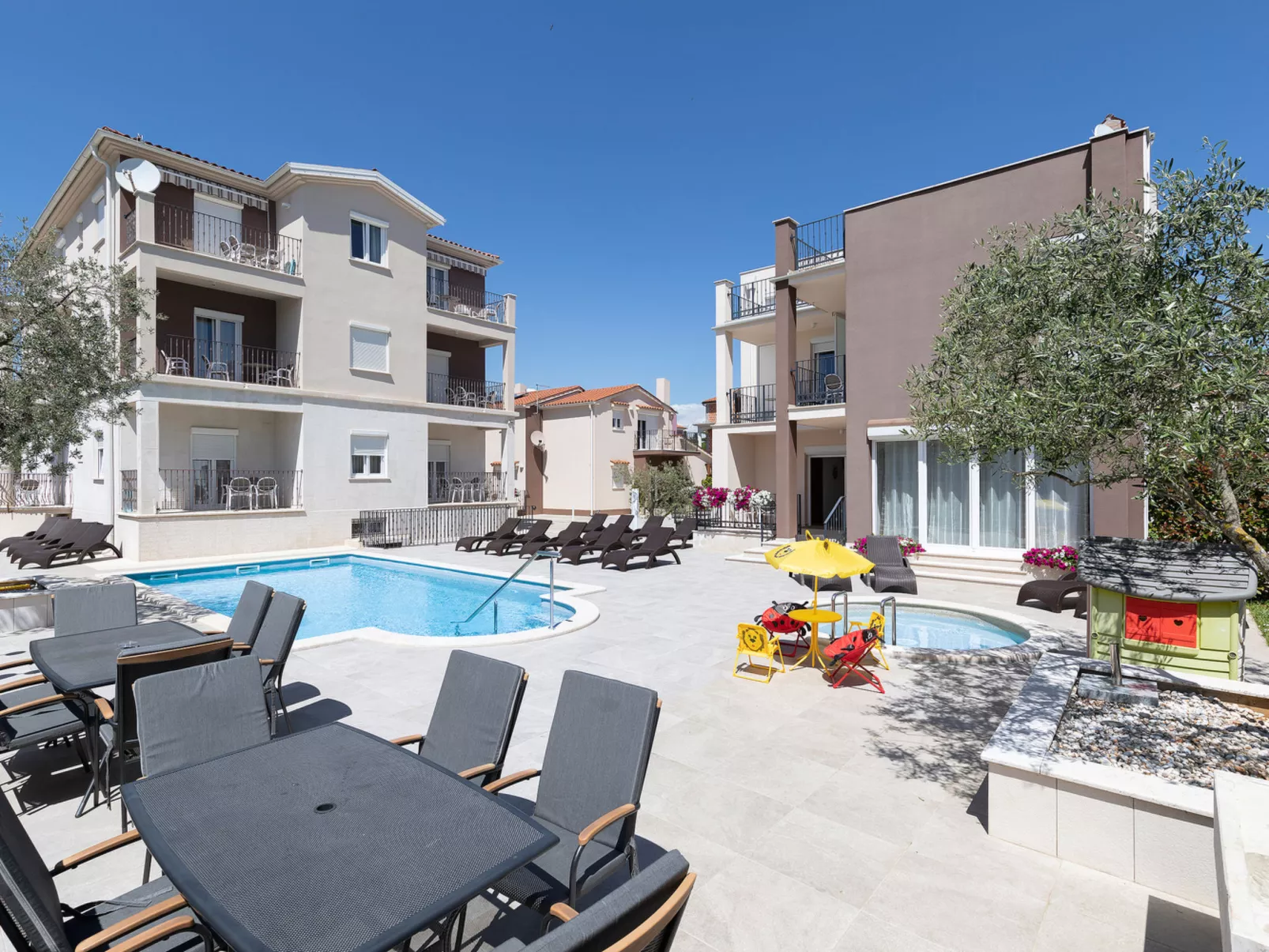 Apartment 2299 - Image-tags.info