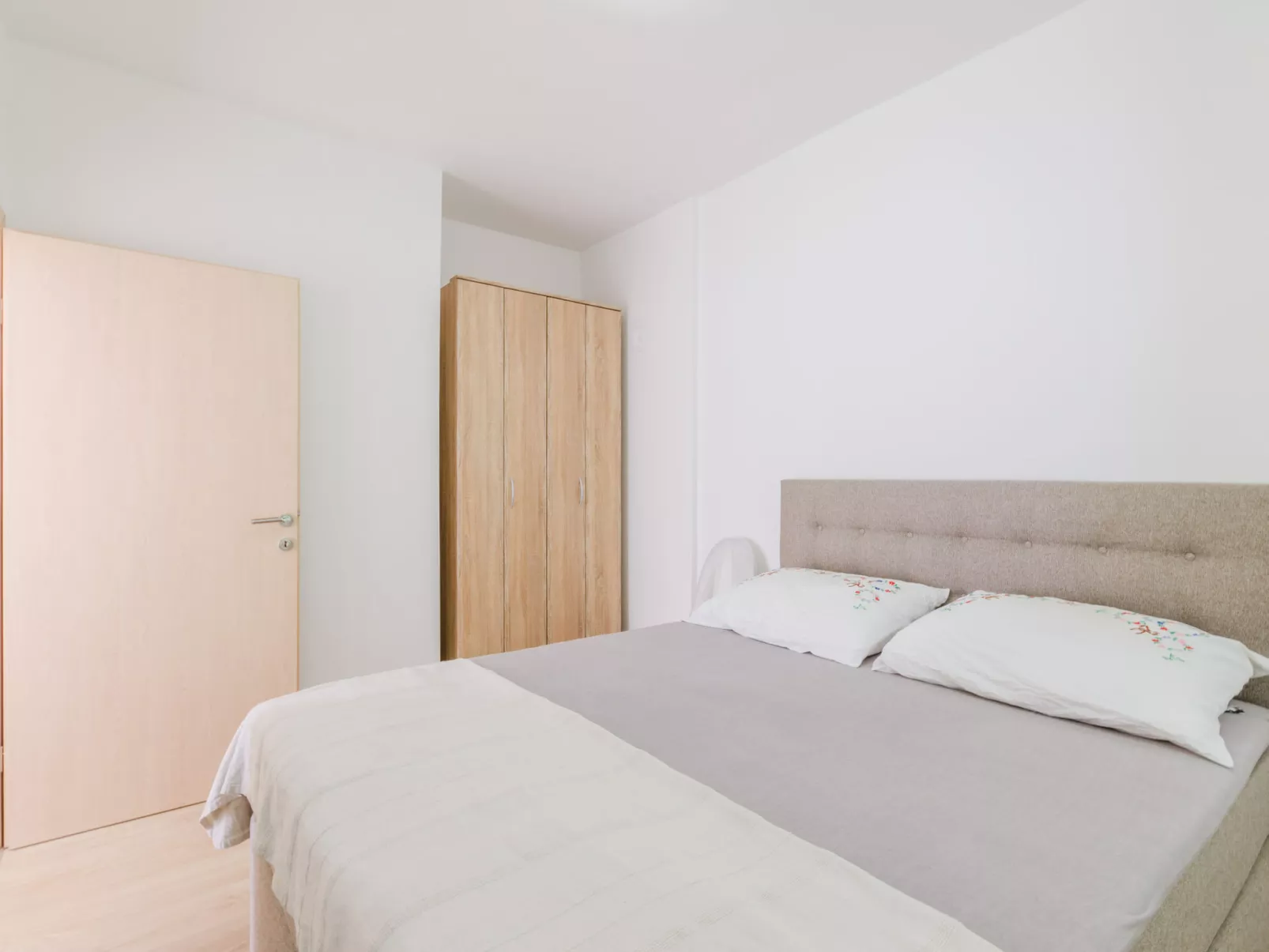 Leng 2 / HR-10352-02 - Binnen